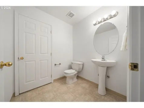341 Ne Wedgewood Court Camas WA 98607