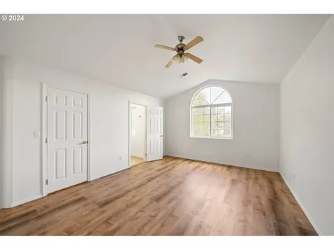 341 Ne Wedgewood Court Camas WA 98607