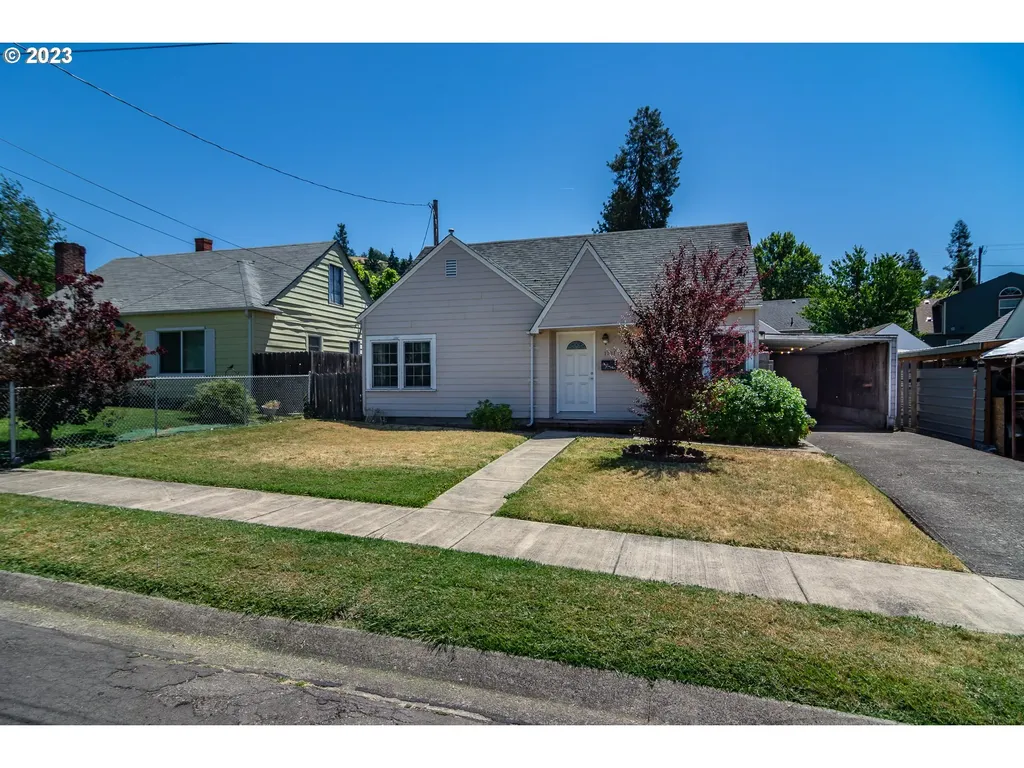 1731 Se Hamilton Street Roseburg OR 97470
