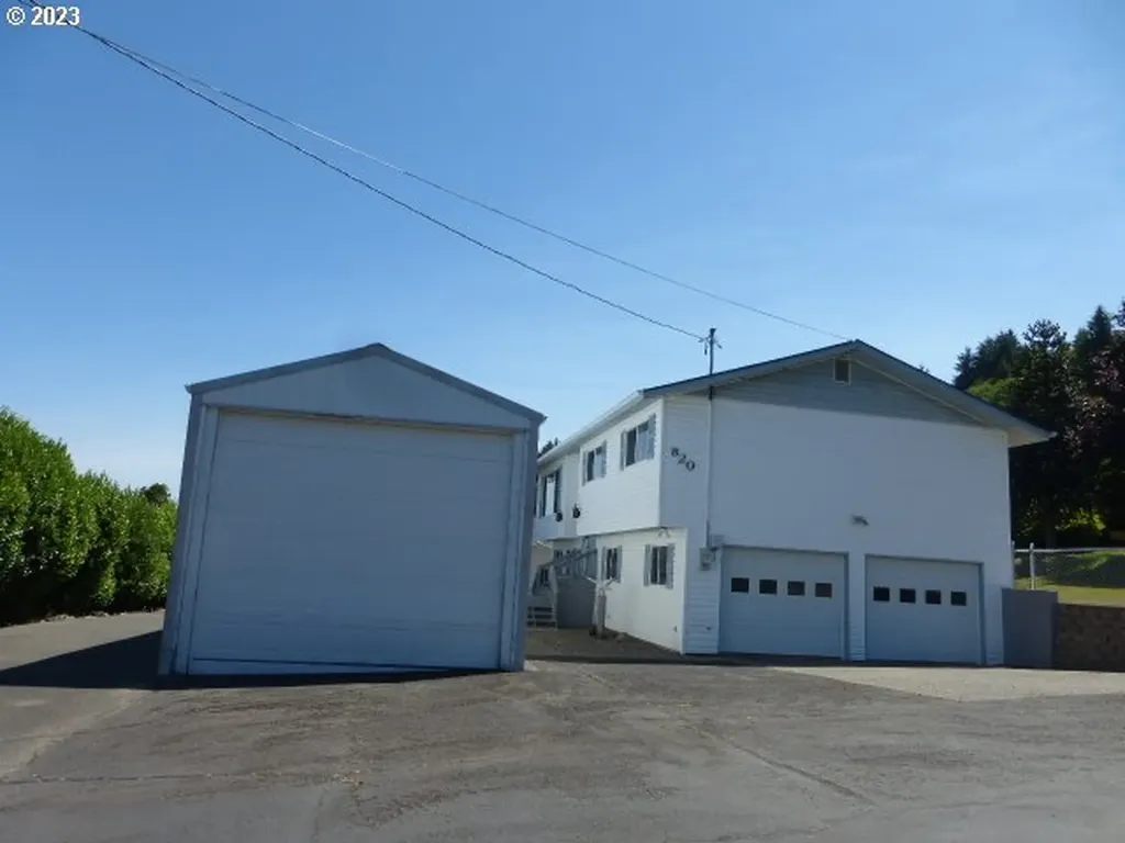 820 Bellevue Drive Reedsport OR 97467