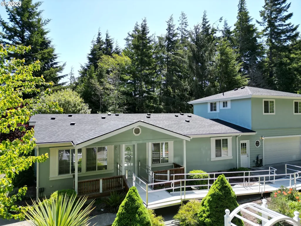 2575 26th Street North Bend OR 97459