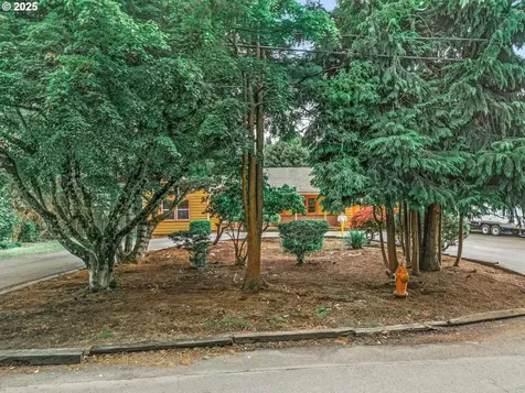 710 NE South Shore Road Portland OR 97211
