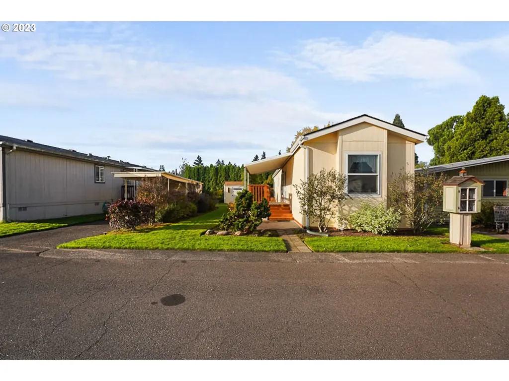 835 Se 1st Avenue Canby OR 97013