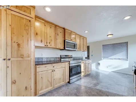 438 Hillegas Avenue Creswell OR 97426