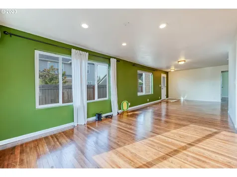 438 Hillegas Avenue Creswell OR 97426