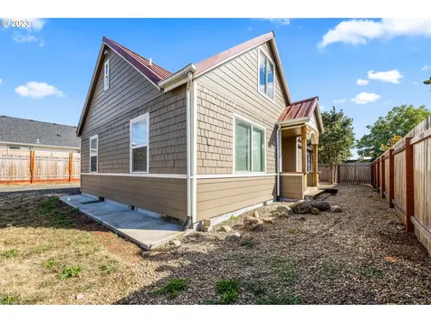 438 Hillegas Avenue Creswell OR 97426