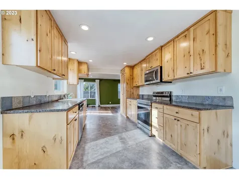 438 Hillegas Avenue Creswell OR 97426