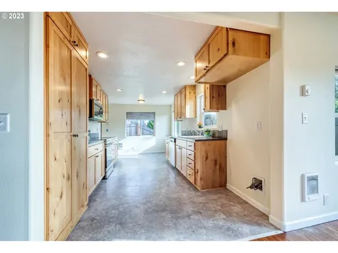 438 Hillegas Avenue Creswell OR 97426