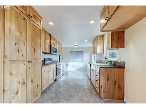 438 Hillegas Avenue Creswell OR 97426