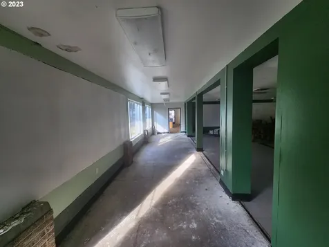 303 E Main Street Cottage Grove OR 97424