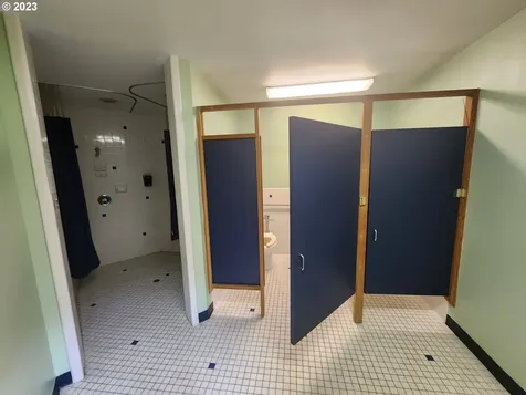 303 E Main Street Cottage Grove OR 97424