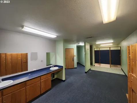 303 E Main Street Cottage Grove OR 97424