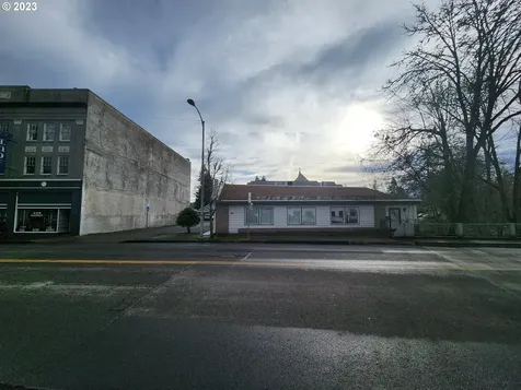 303 E Main Street Cottage Grove OR 97424