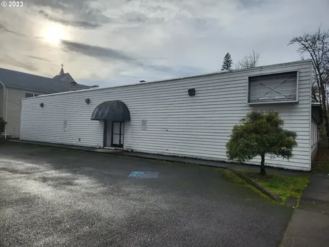 303 E Main Street Cottage Grove OR 97424