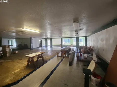 303 E Main Street Cottage Grove OR 97424