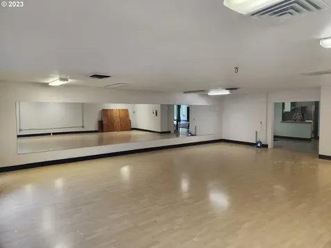 303 E Main Street Cottage Grove OR 97424