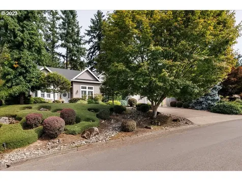 5015 Parkhill Street Lake Oswego OR 97035