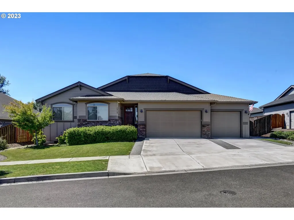 1710 S Nighthawk Road Ridgefield WA 98642