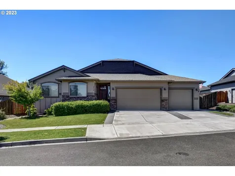 1710 S Nighthawk Road Ridgefield WA 98642