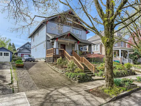 2418 Se Ivon Street Portland OR 97202