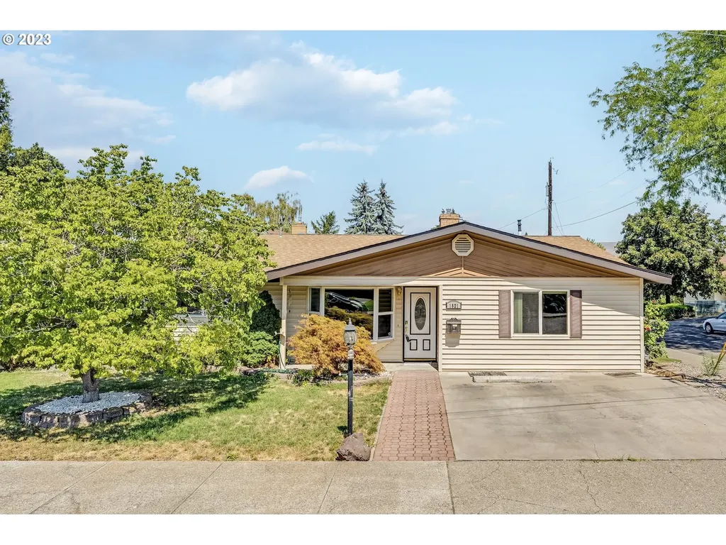 1521 E 13th Street The Dalles OR 97058