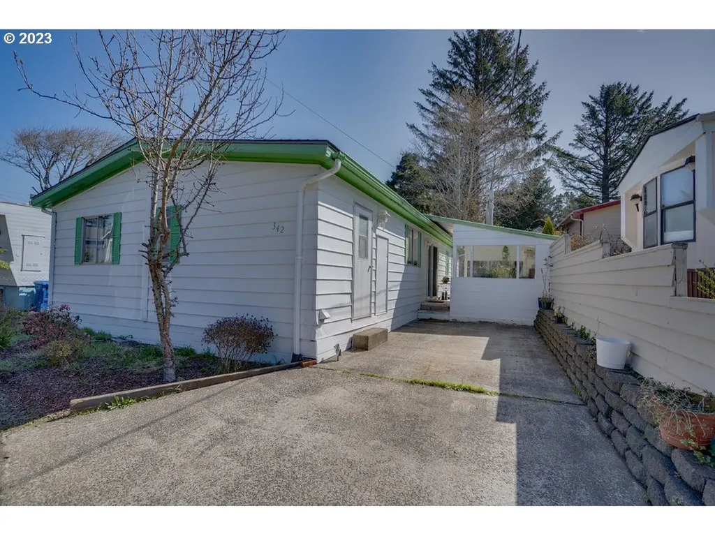 342 Se Neptune Avenue Lincoln City OR 97367