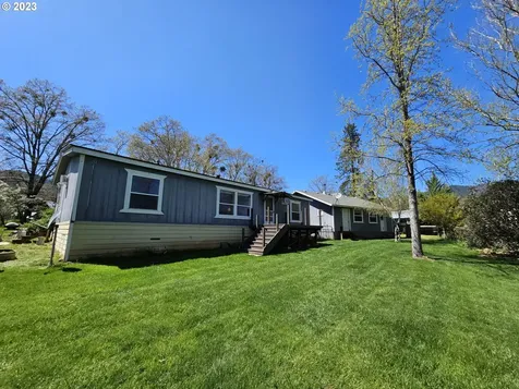 301 Caves Camp Road Williams OR 97544