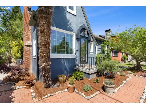 6123 NE Thompson Street Portland OR 97213