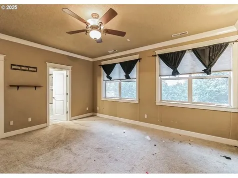 9415 NE River Point Circle Portland OR 97211