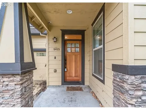 9415 NE River Point Circle Portland OR 97211