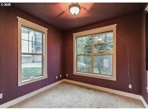 9415 NE River Point Circle Portland OR 97211
