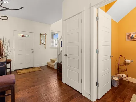 1322 J Street Washougal WA 98671