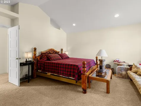 1322 J Street Washougal WA 98671
