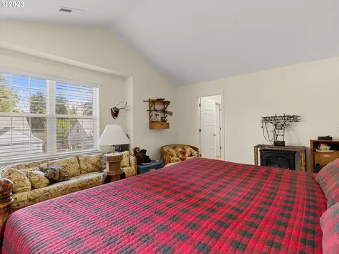 1322 J Street Washougal WA 98671