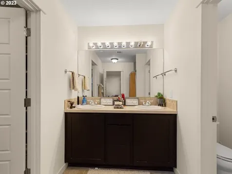 1322 J Street Washougal WA 98671