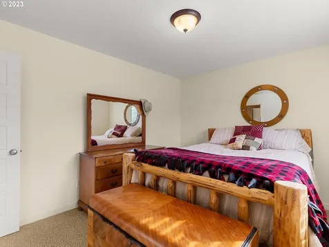 1322 J Street Washougal WA 98671
