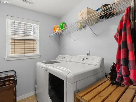 1322 J Street Washougal WA 98671