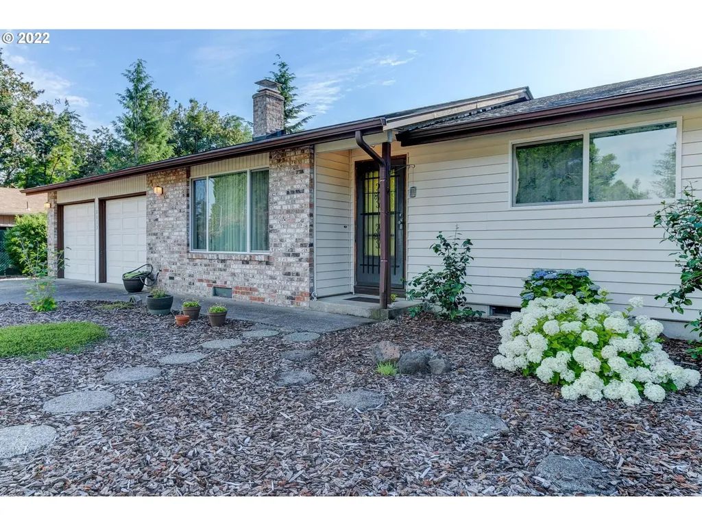 18633 Roundtree Drive Oregon City OR 97045