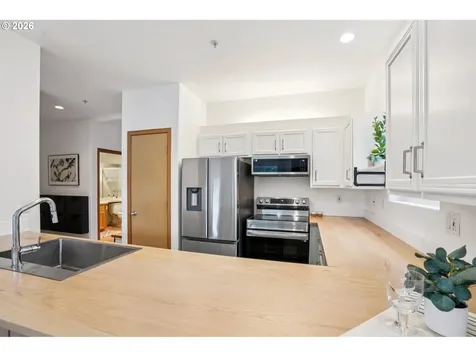 606 S Nevada Street Portland OR 97219