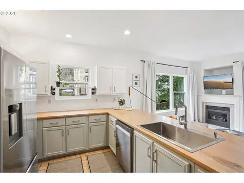 606 S Nevada Street Portland OR 97219