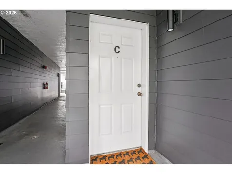 606 S Nevada Street Portland OR 97219