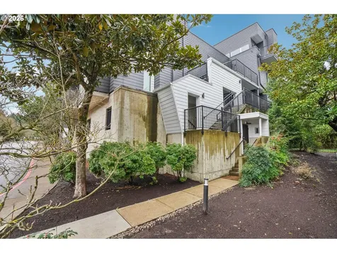 606 S Nevada Street Portland OR 97219