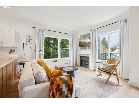 606 S Nevada Street Portland OR 97219