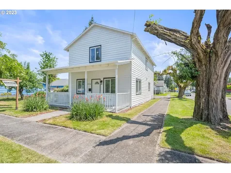 1114 S 6th Avenue Kelso WA 98626