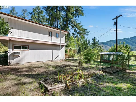 272 Snell Road Drain OR 97435