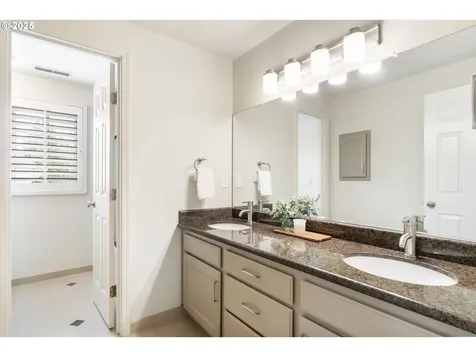 3265 NW Bauer Woods Drive Portland OR 97229