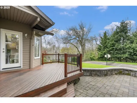 3265 NW Bauer Woods Drive Portland OR 97229