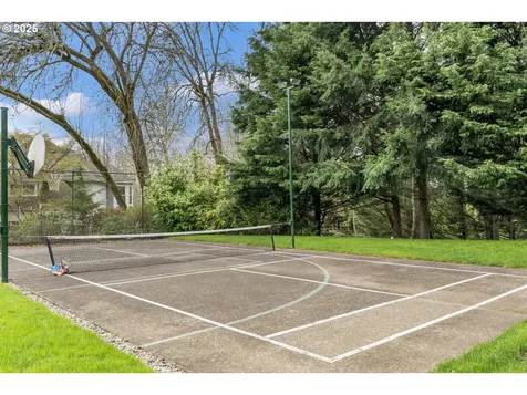 3265 NW Bauer Woods Drive Portland OR 97229