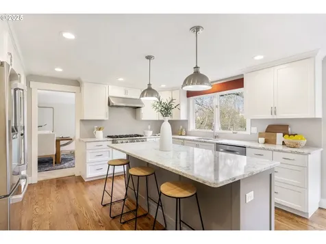 3265 NW Bauer Woods Drive Portland OR 97229