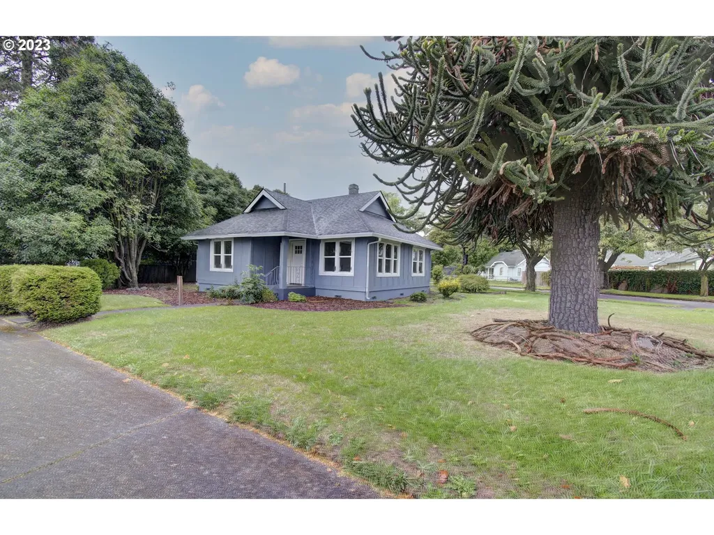 657 Oregon Way Longview WA 98632